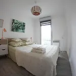 Bel Appart T2,Calme Et Lumineux, Climatise Avec Balcon, Proche Du Centre Ville Avec Parking Prive