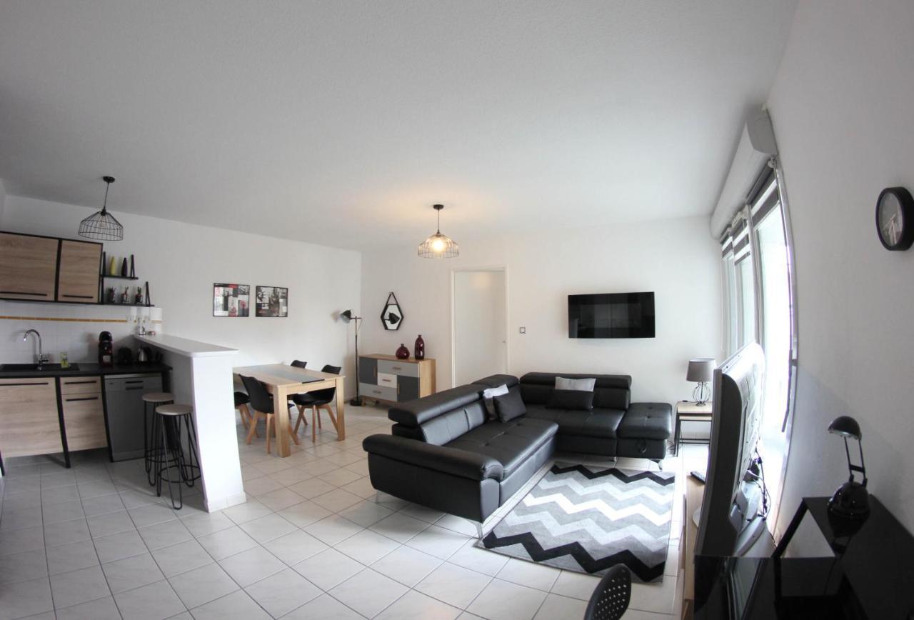 Bel T2,calme Et Lumineux, Climatise Avec Balcon, Proche Du Centre Avec Parking Prive *