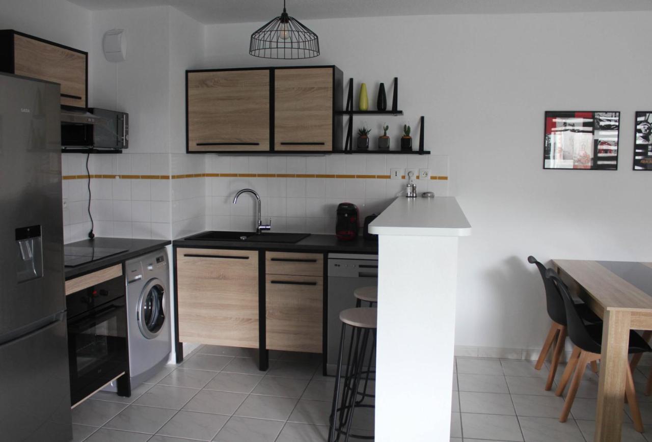 Bel T2,calme Et Lumineux, Climatise Avec Balcon, Proche Du Centre Avec Parking Prive Agen