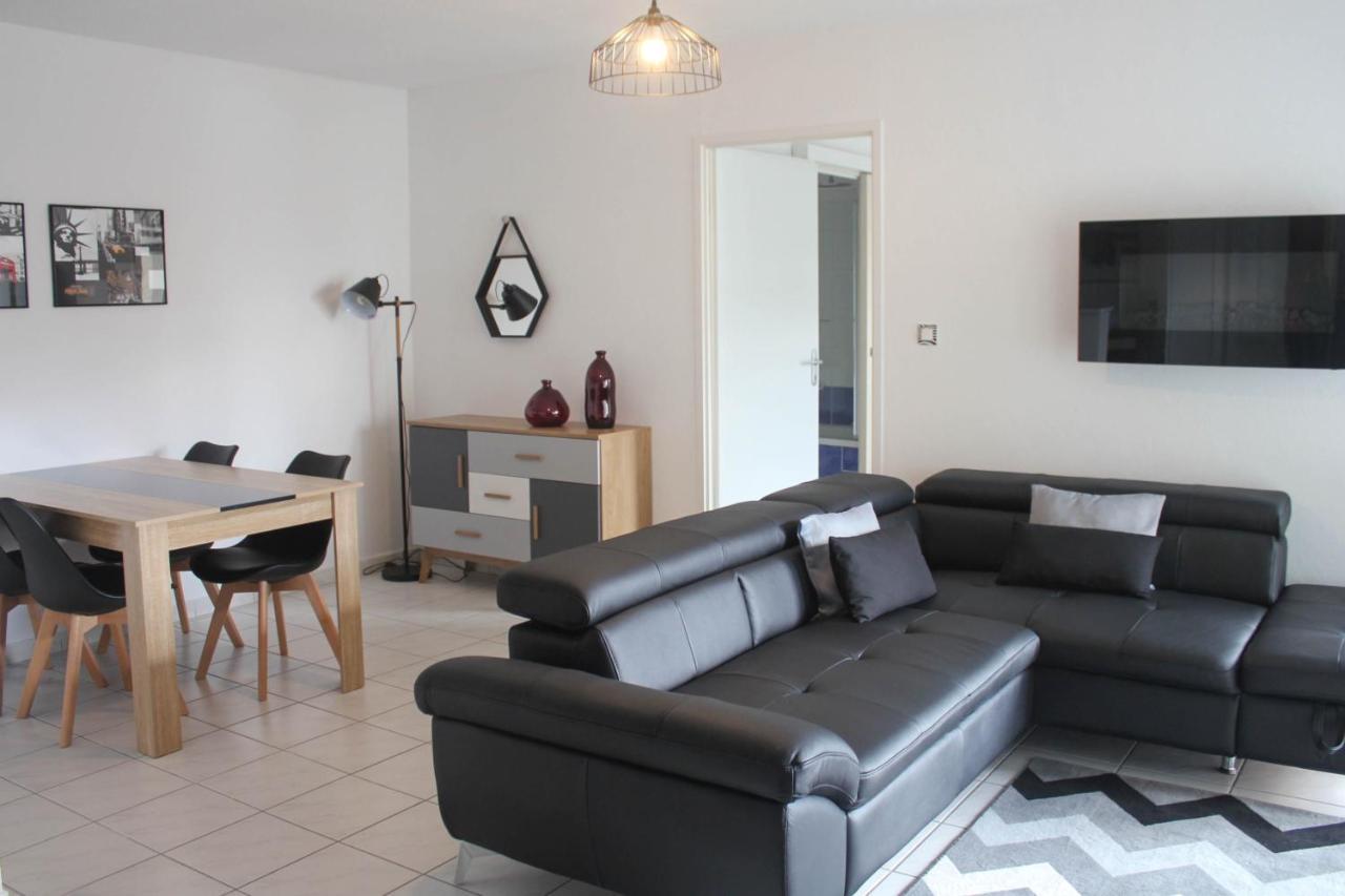Bel T2,calme Et Lumineux, Climatise Avec Balcon, Proche Du Centre Avec Parking Prive