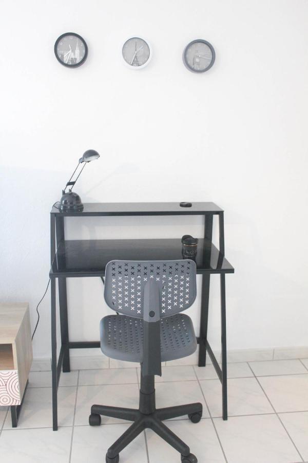 Bel T2,calme Et Lumineux, Climatise Avec Balcon, Proche Du Centre Avec Parking Prive * Agen