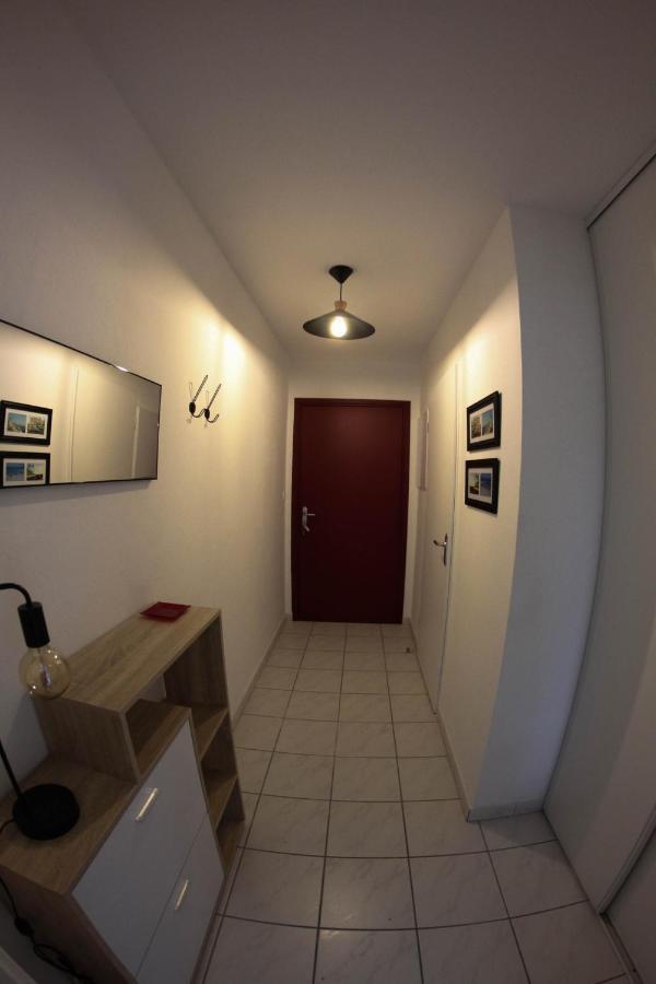 Bel T2,calme Et Lumineux, Climatise Avec Balcon, Proche Du Centre Avec Parking Prive Agen